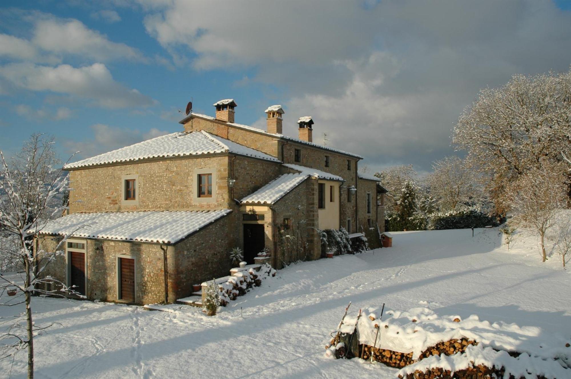 אניירי Agriturismo Il Sasso מראה חיצוני תמונה