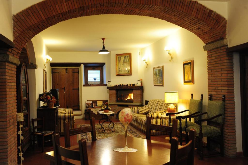 אניירי Agriturismo Il Sasso מראה חיצוני תמונה