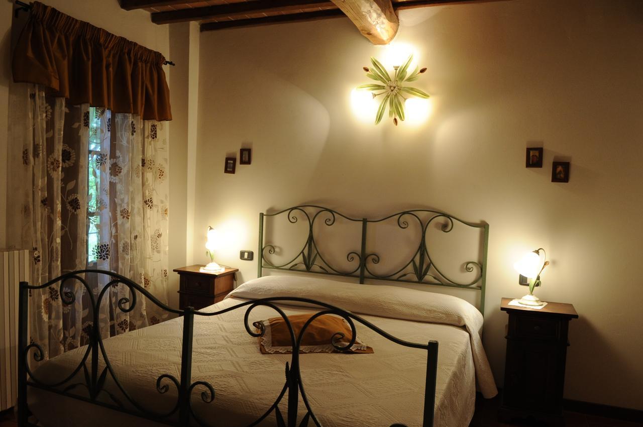 אניירי Agriturismo Il Sasso מראה חיצוני תמונה